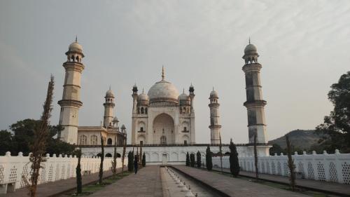 Front view of bibi ka maqbara