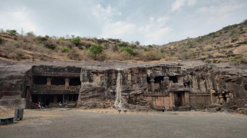 Jain Cave no 32