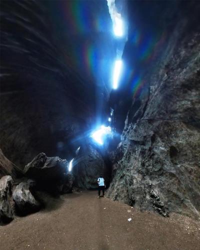 Yana-Caves-2