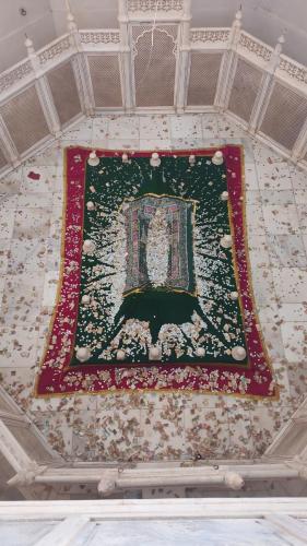 tomb of dilras banu